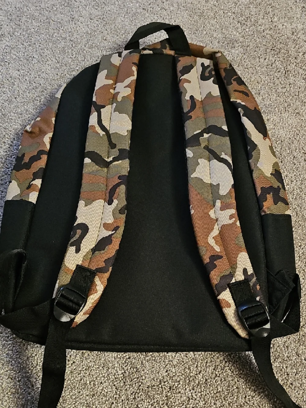 T❤️🔹️Port Authority Camouflage and Black Backpack